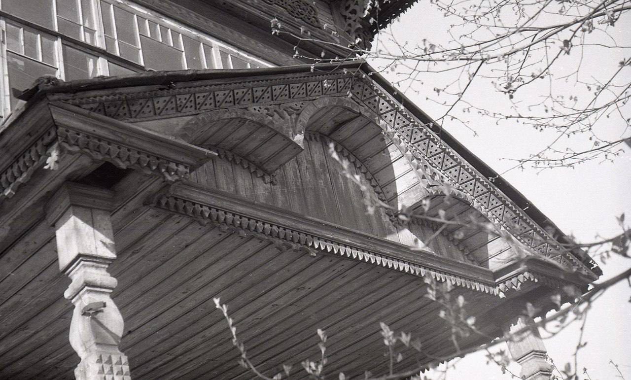 Парадное крыльцо. Фото предоставлено Владимиром Лукиным